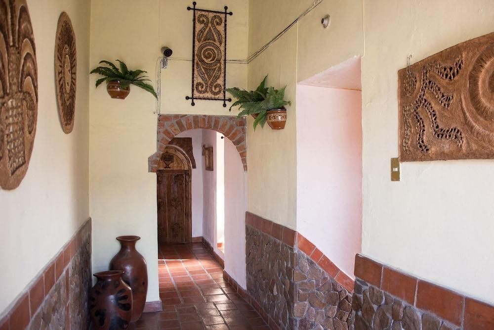 Cuatro Puertas 3*